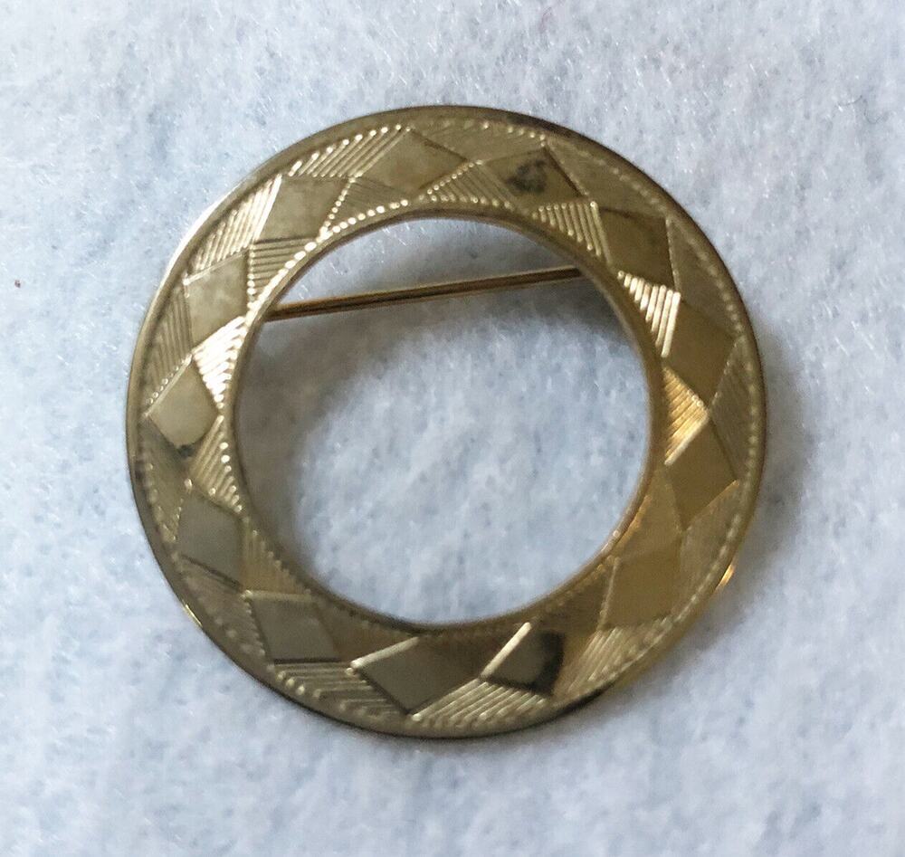 Vintage Etched Gold Tone Hoop Brooch 1960s 60s Classic Traditional Circle Pin